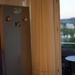 Lovely 2 Bedrooms 100m From The Apartamento Golem (Tirana)