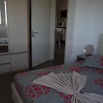 Lovely 2 Bedrooms 100m From The Apartamento