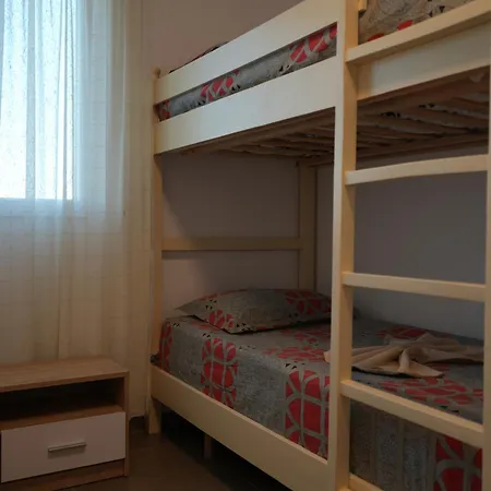 Lovely 2 Bedrooms 100m From The Golem (Tirana)