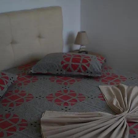 Lovely 2 Bedrooms 100m From The Golem (Tirana)