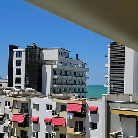 Lovely 2 Bedrooms 100m From The Appartamento Golem (Tirana)